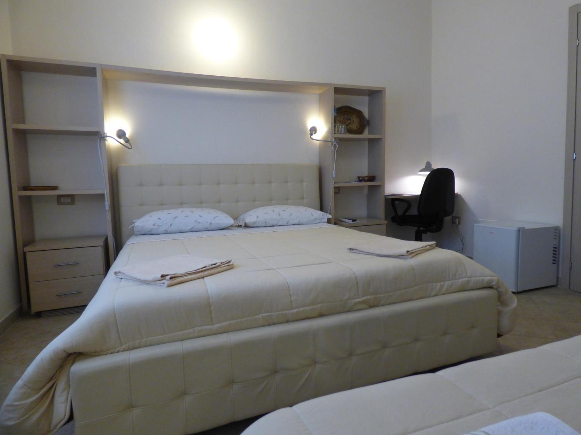 Anania Hotel Cagliari Bilik gambar