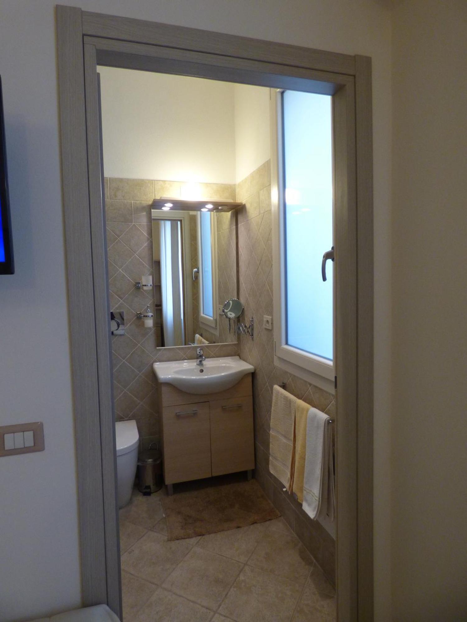 Anania Hotel Cagliari Bilik gambar